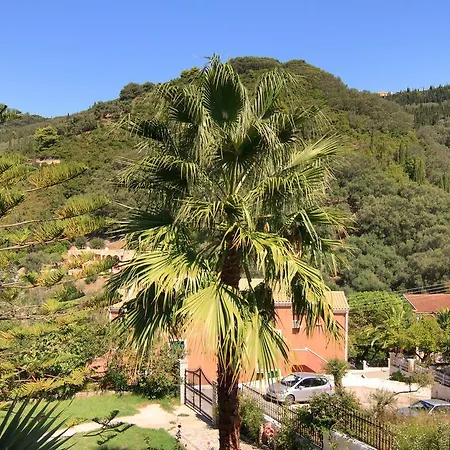 Evergreen Apartment *